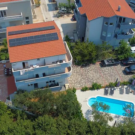 Apartman Lucante *